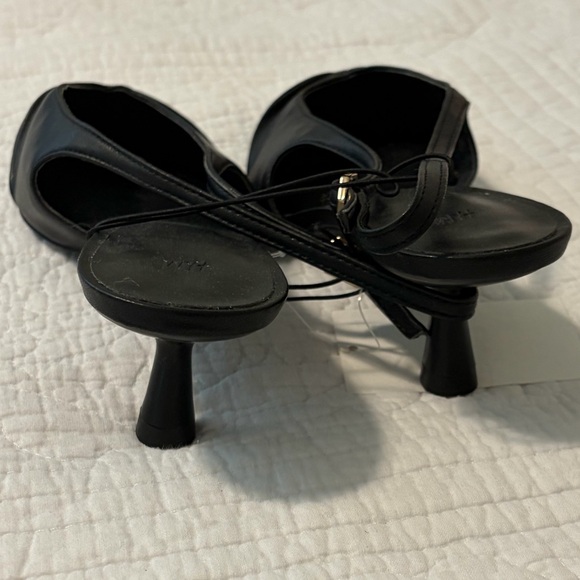 ๐NWT H&M Black Slingback Women's Kitten heel Shoes 8๐ - Picture 5 of 6